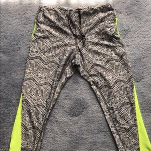 Nike Dri Fit Capri workout pants